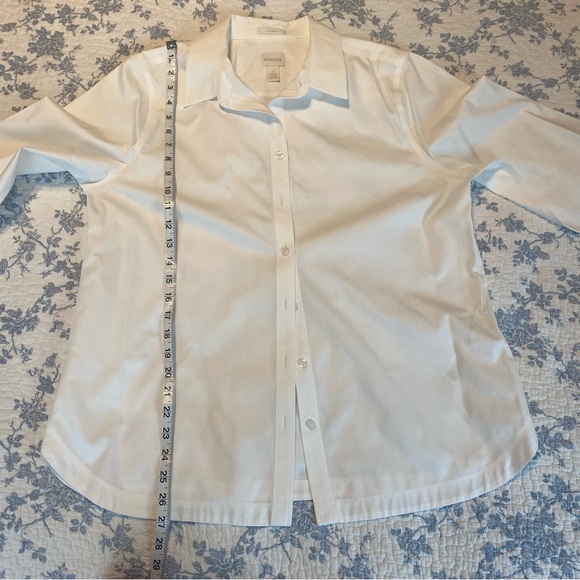 Chico’s No-Iron Crisp White Button Down Blouse Size 2/12 - Picture 7 of 10